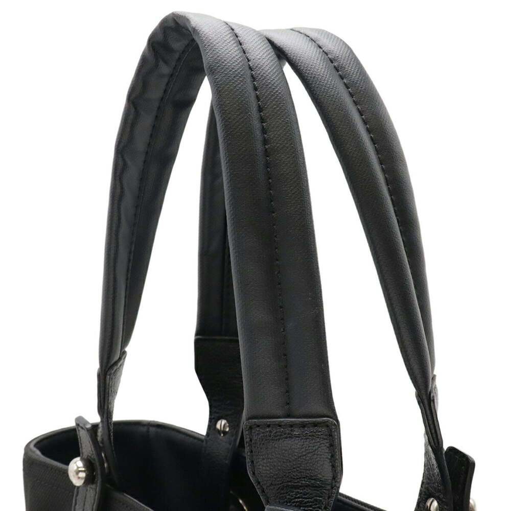 CHANEL Black Leather Shoulder Bag - Picture 7 of 10
